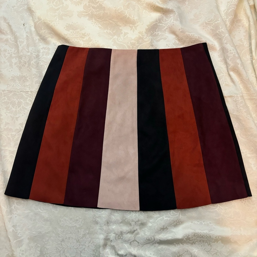 ❤️2/$15 or 3/$21❤️NWOT Forever 21 Faux Suede Miniskirt, Size 1X - Picture 2 of 8
